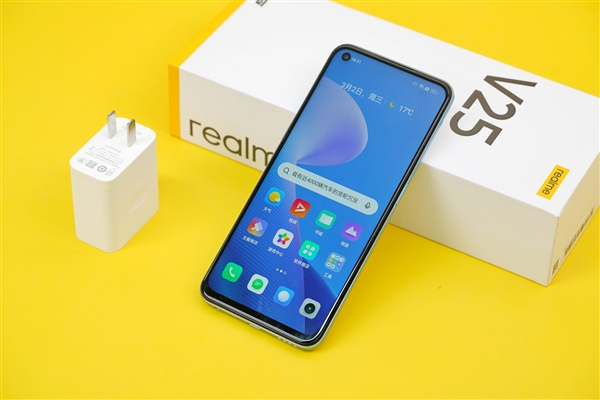 “19GB内存”只要1999元！realme V25紫微星开箱图赏